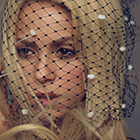 Shakira sublime sur la couverture du Harper Bazaar espagnol!