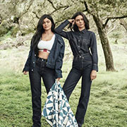 Les Kardashian : Sublimes égéries de CALVIN KLEIN, Khloé enceinte et radieuse